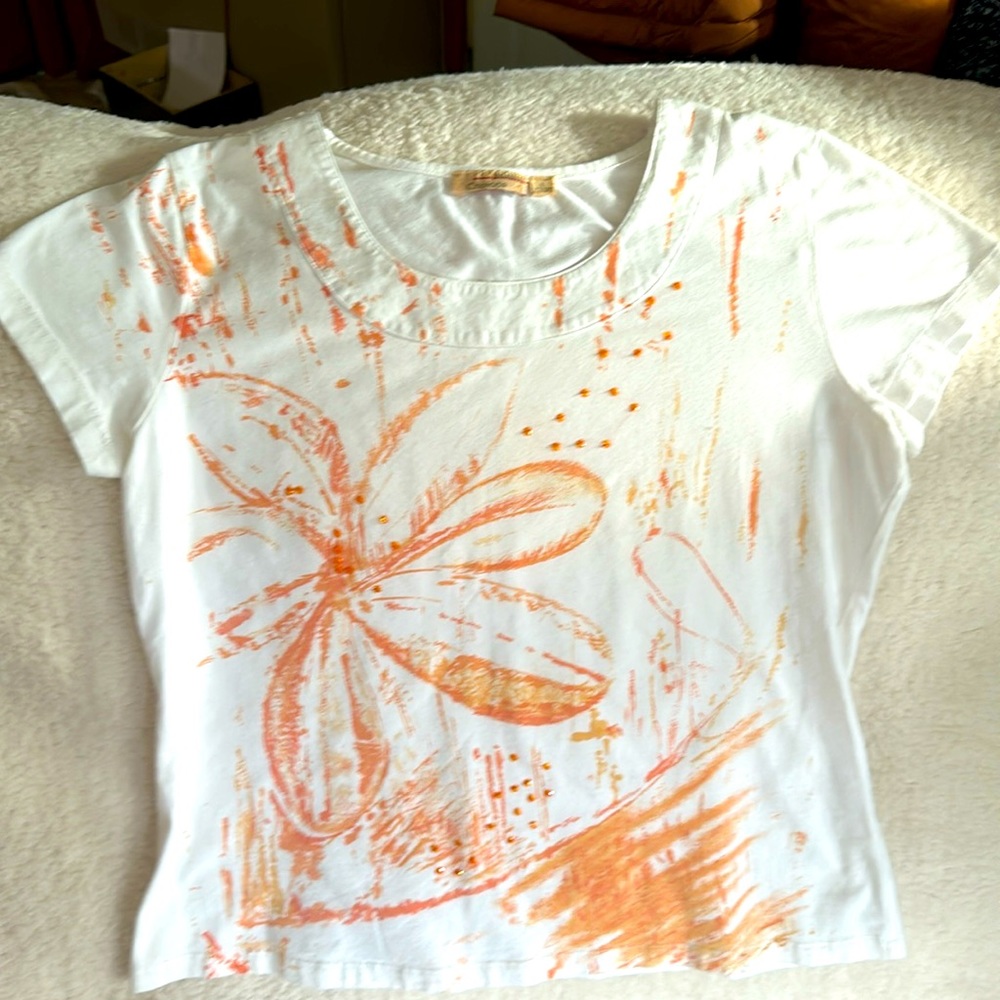 Weekend Choices short sleeved Tshirt. Large. Scoop necked.Sequinced front.